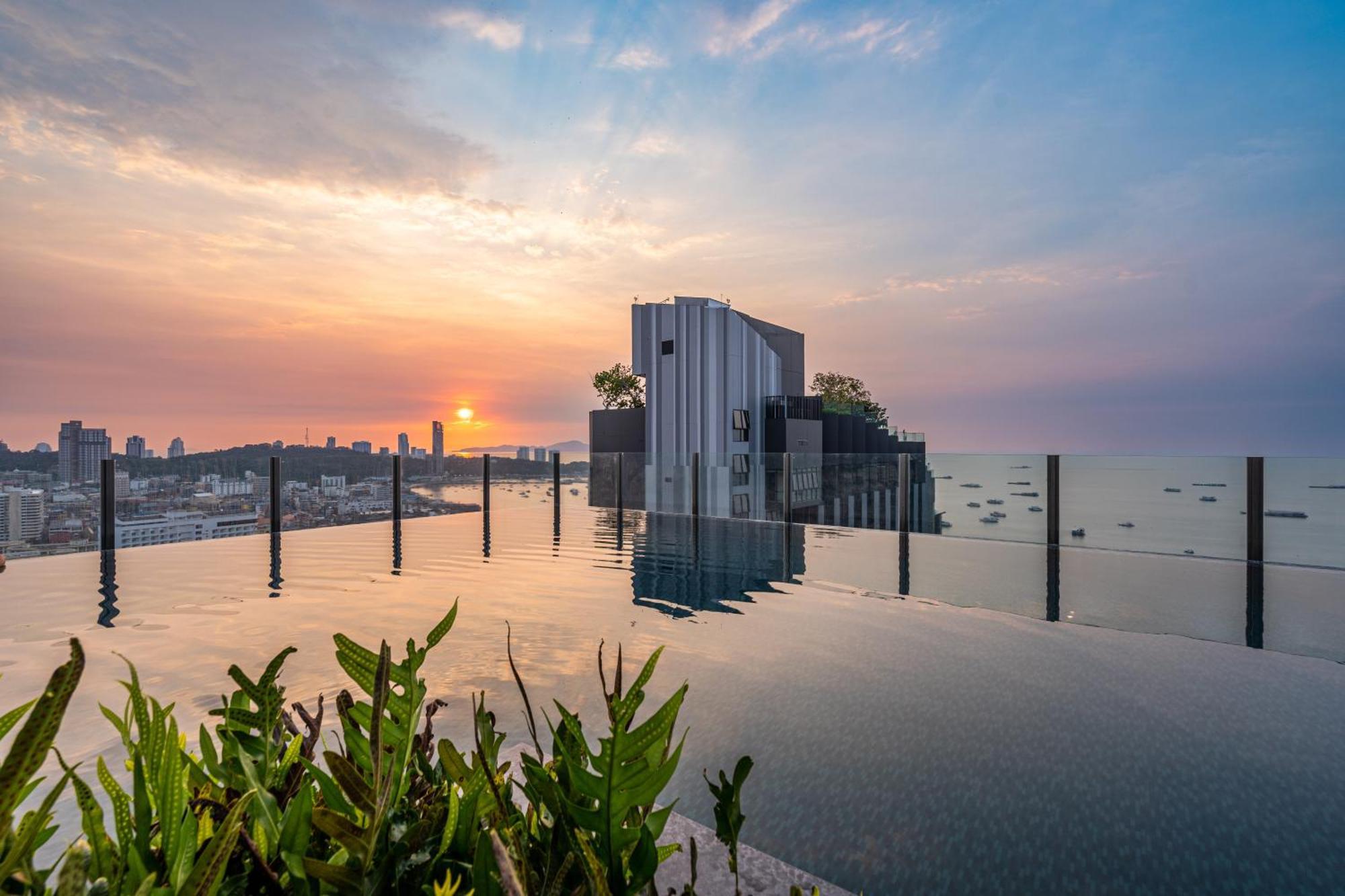 Апарт отель The Base Pattaya By Nami Экстерьер фото